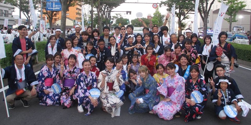 和歌山YMCA率領日本語科留學生參加當地祭典